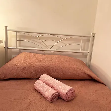 ホームステイ Mariamora バーリ